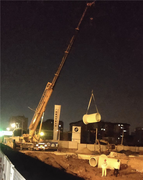 贵池区“弯臂矫正”—— 吊车的 “形变补偿” 技术