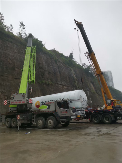 贵池区“不怕风雨冻”—— 吊车的 “恶劣环境适应” 技术